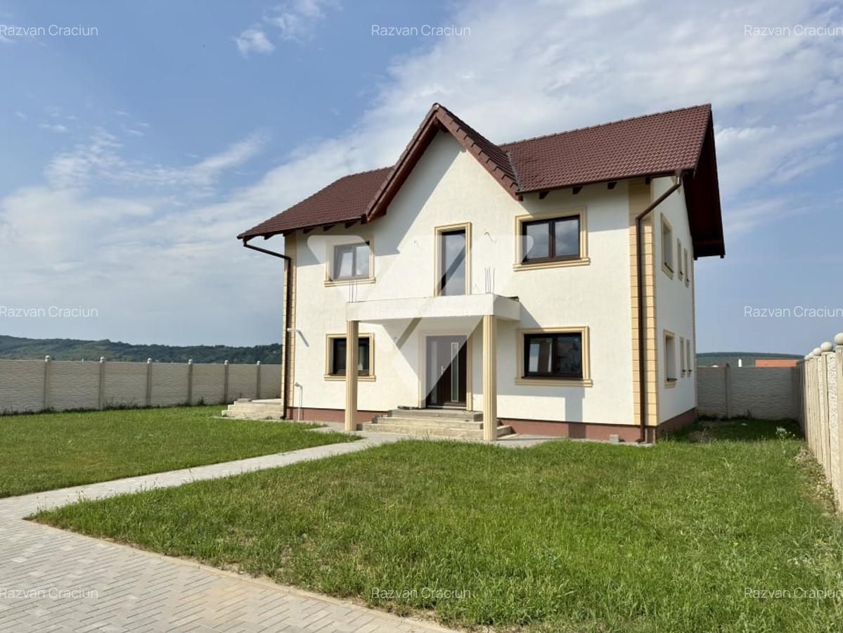 Casa moderna 5 camere si teren 740 mp de vanzare in Cristian Sibiu - 1