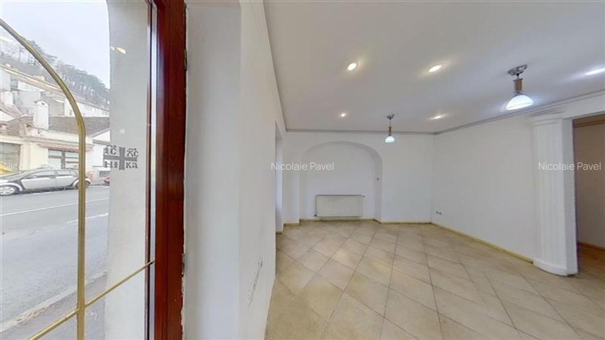 Spațiu comercial, 44 mp în Central - 3