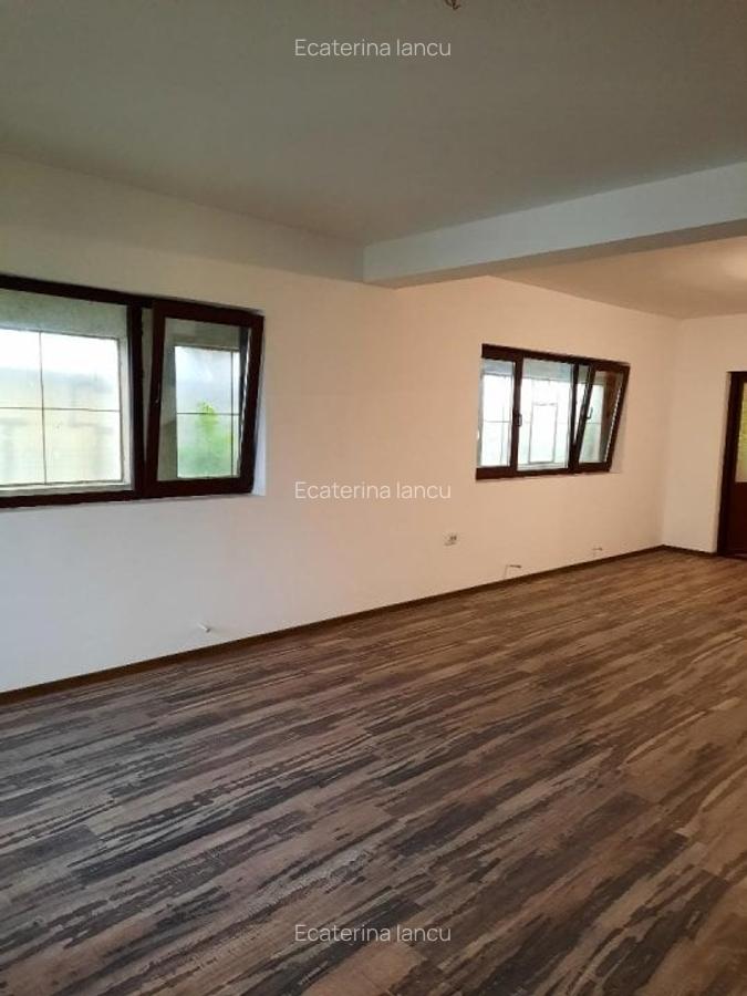 Casă cu 6 camere în Românești - 5
