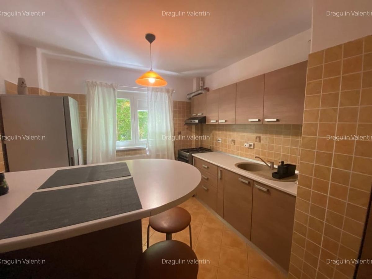 Apartament 2 camere, 55 mp, decomandat - 1 min de metrou Ștefan cel Mare - 15