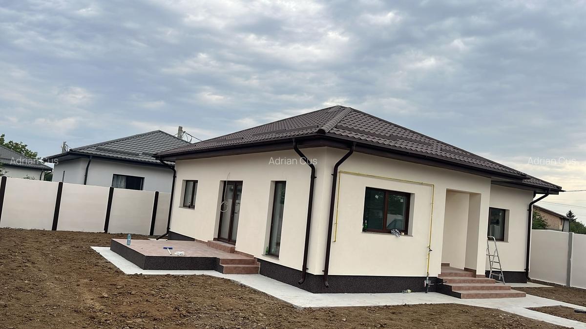 Casa 4 cam , 2 bai Toate utilitatile  Teren 410mp ! 5 min Primarie - 2
