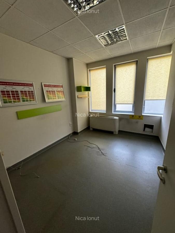 Spatiu comercial pe 2 nivele 700mp cu 20 incaperi si 10 bai pretabil clinica - 8