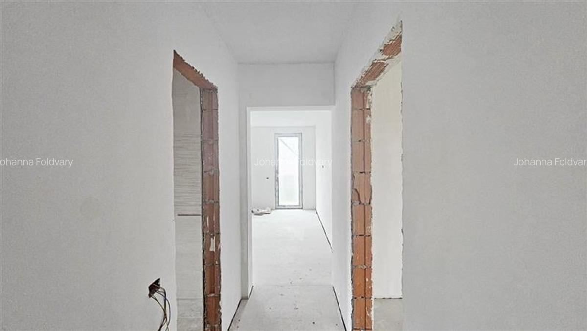 Casă cu 4 camere în Dumbrăvița - 11