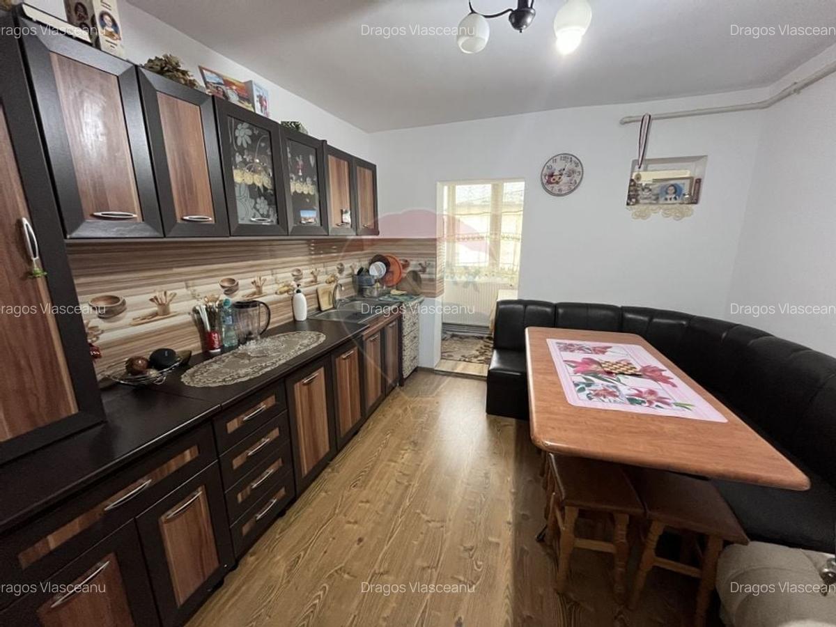 Apartament spatios de vanzare in GRUI - Campulung - 11
