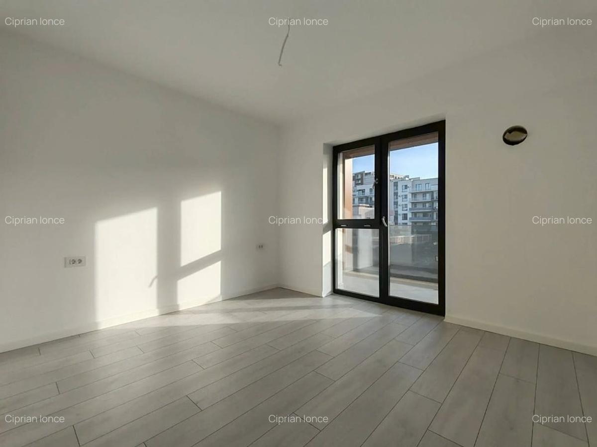 Apartament cu 3 camere decomandat în Titan - 13