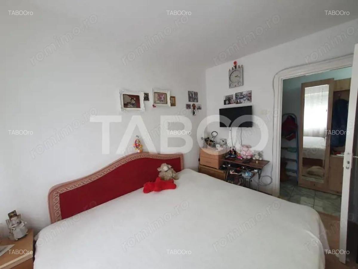 Apartament 3 camere zona 1 Decembrie 65 mp utili + 5 mp balcon - 4