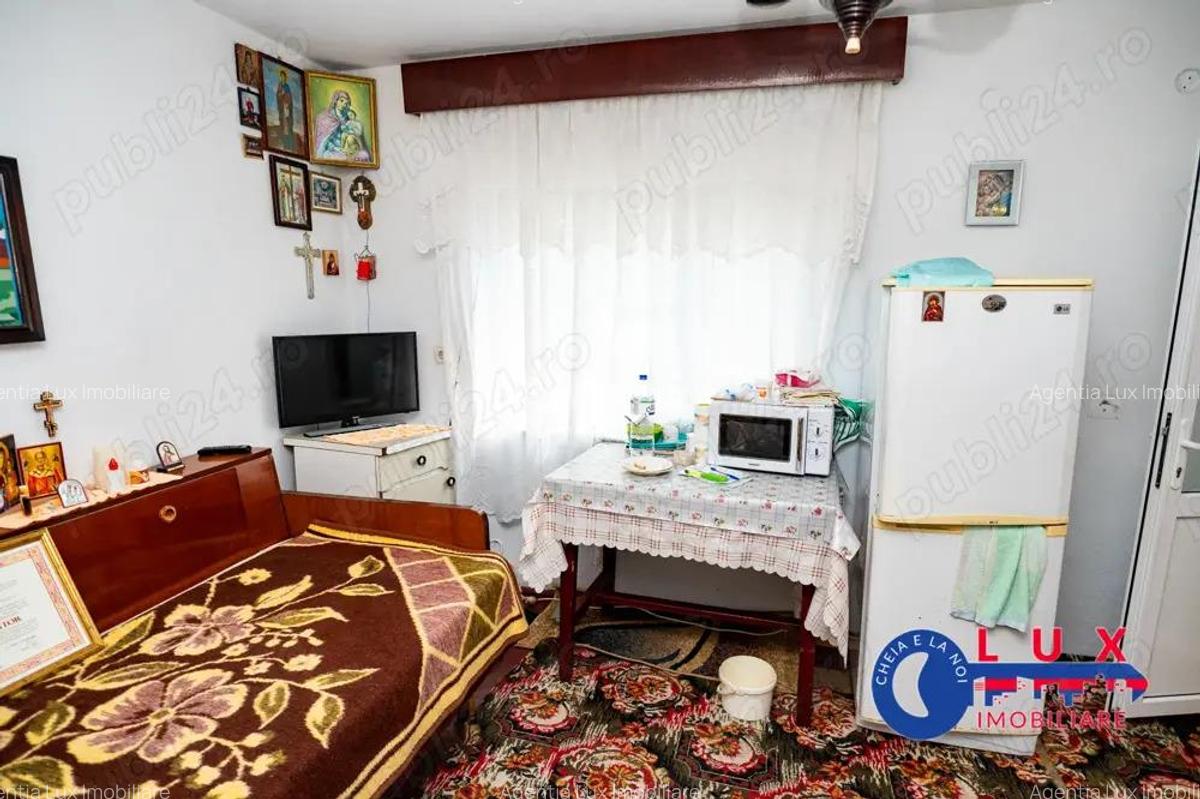 ID 6705 CASA de vanzare *STRADA Pacii - 5