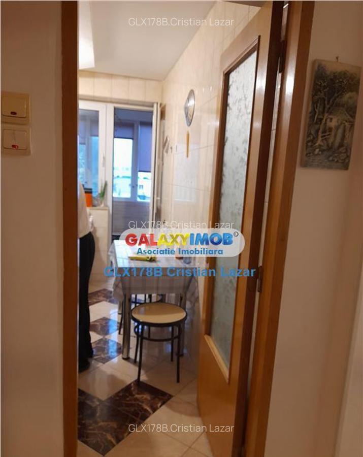 2 camere Constructorilor intersectie cu Calea Giulesti - 1