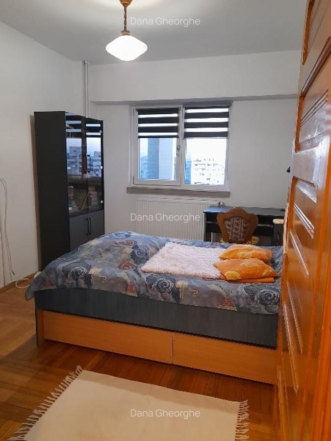 Vând apartament 4 camere  McDonald's, bilateral, proaspat renovat, centrala nouă - 2
