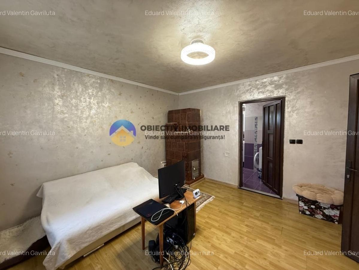 Casa + Teren de Vanzare cu Vedere la Munte - 10