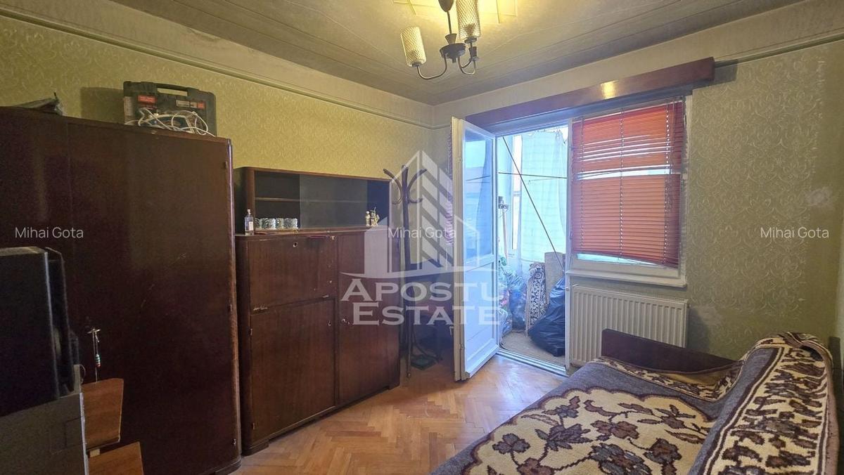 Apartament cu 4 camere, centrala proprie, zona Dacia - 2