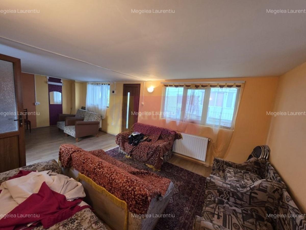 Casa de vanzare cu 3 camere in Campina - 16