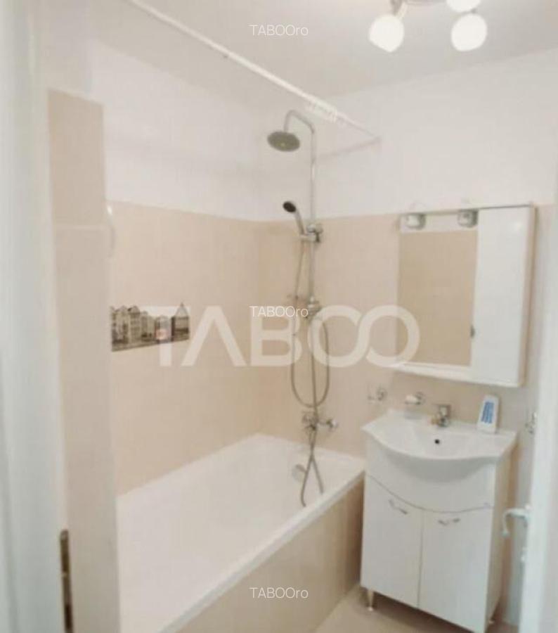 Apartament de vanzare decomandat cu 2 camere situat in Maras - 6