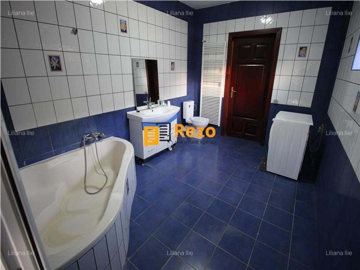 Vila impunatoare cu iesire la lac in Peris - 11