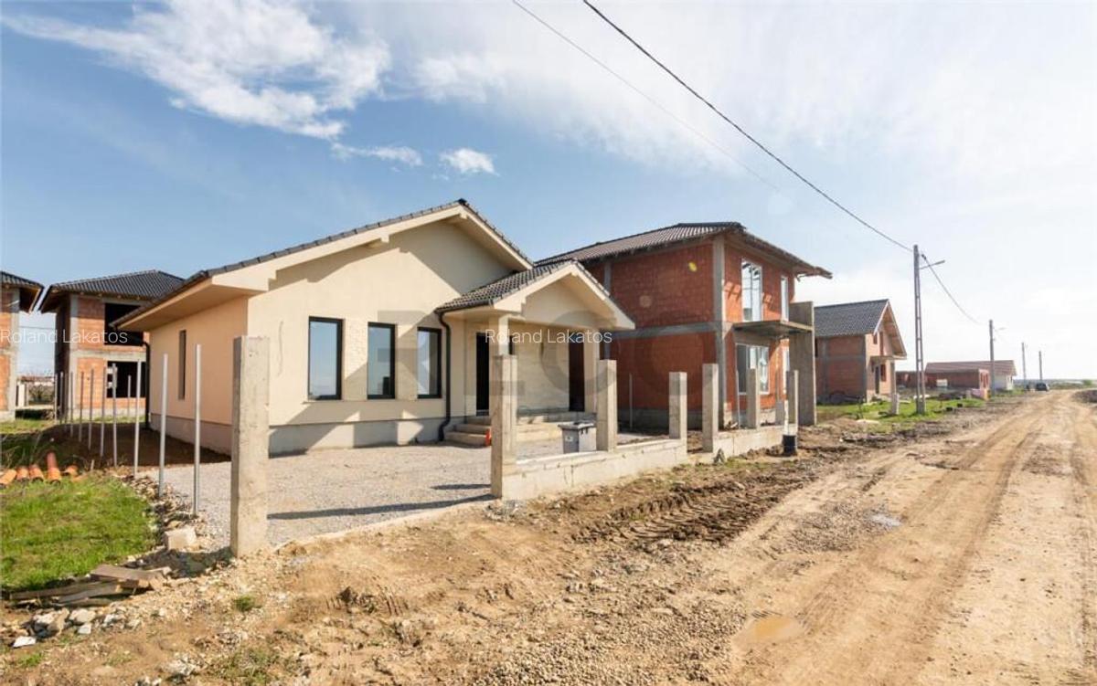 RECO. CASA CU MANSARDA , CIHEI . - 3