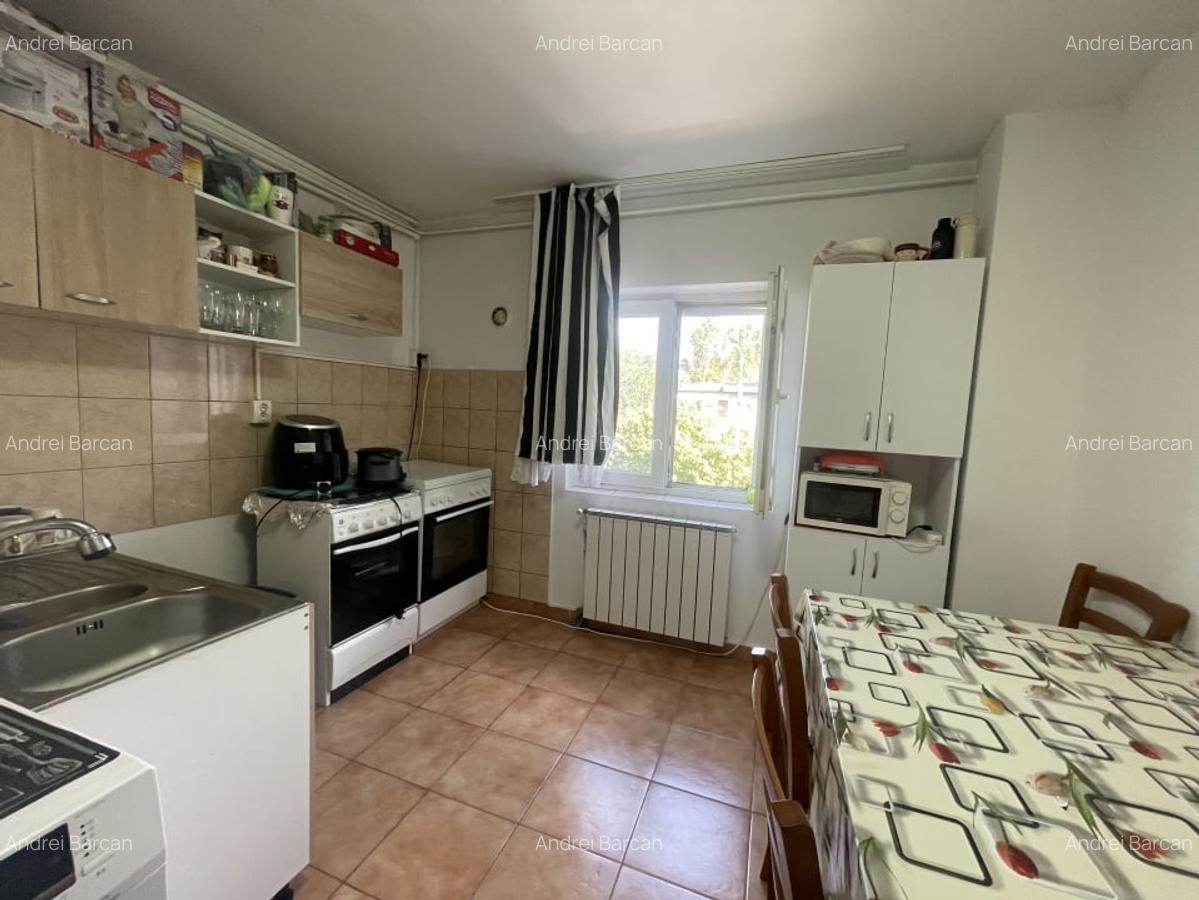 Apartament 3 camere, 82 mp utili, complet decomandat - Etaj 2/2 - 7