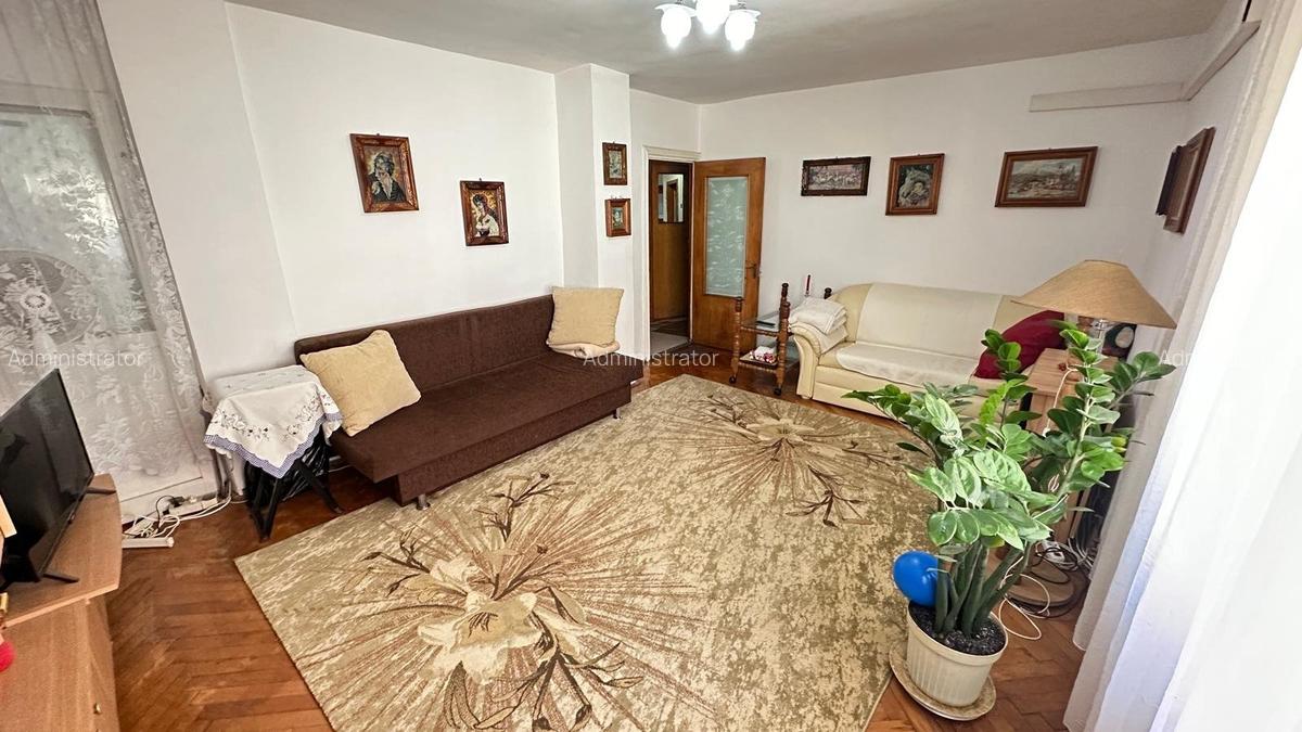 Apartament cu 4 camere decomandat, mobilat în Plăvăț II - 2