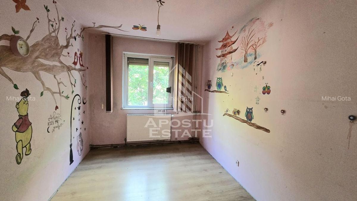 Apartament cu 4 camere, etaj intermediar, centrala proprie, zona Dacia - 2