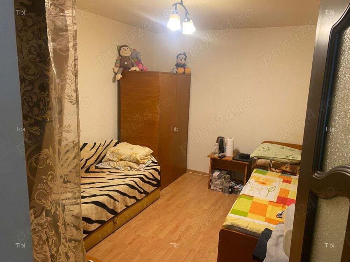 Vand casa locuibila la strada principala - 2