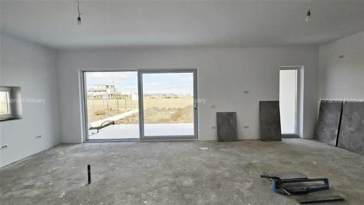 Casă cu 4 camere în Dumbrăvița - 5