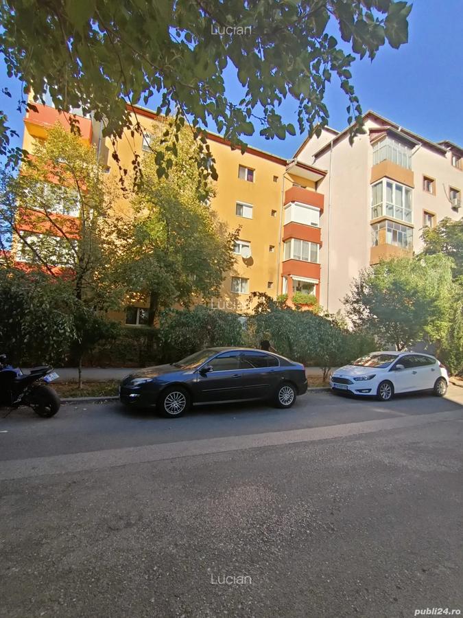Proprietar,Aradului-Piata Verde,Cu Centrala+Clima,Decomandat,Modelul Mare,Pe 2 Parti - 1