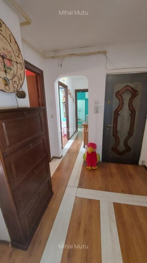 Vanzare apartament 3 camere Etaj 1 Tractorul Brasov - 20