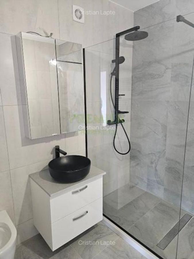 CLADIRE BIROURI SAU COMERCIAL | 550 MPU | 22 CAMERE 10 BAI 8 PARCARI | DAMAROAIA - 16