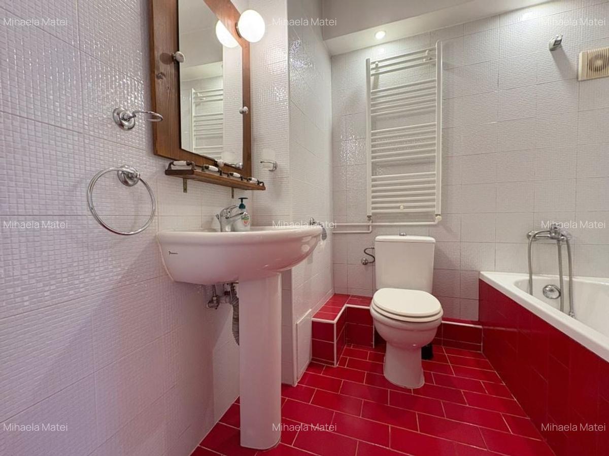 Apartament cu 3 camere semidecomandat, mobilat în Central - 13