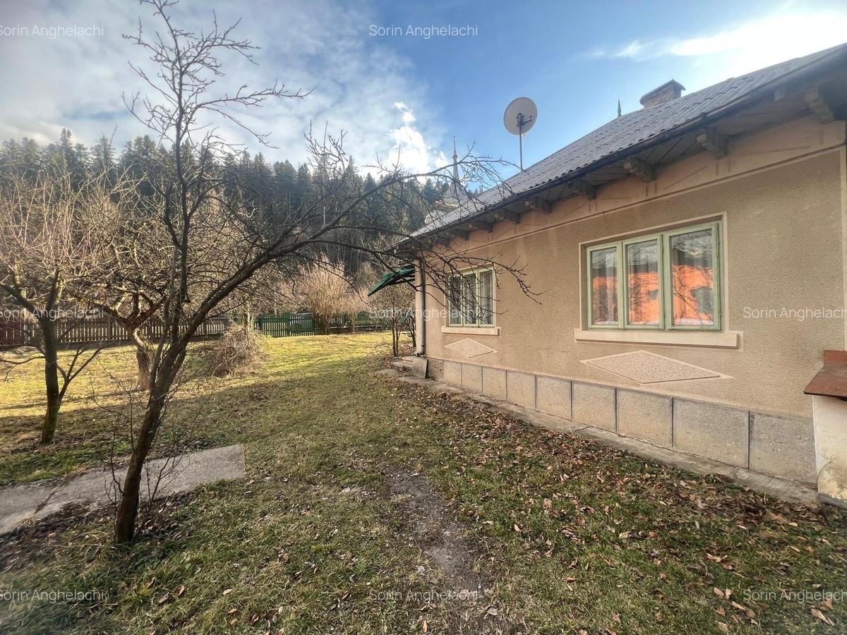 Agapia , casa si teren la strada , langa padure si Manastirea Agapia - 1