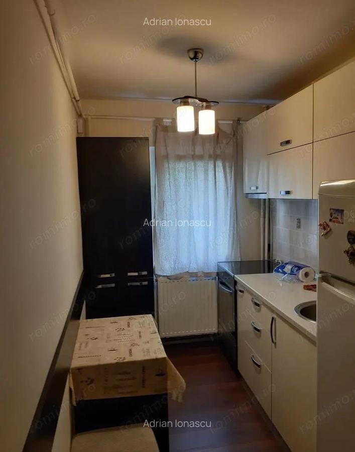 Garsoniera in zona Titan - 2