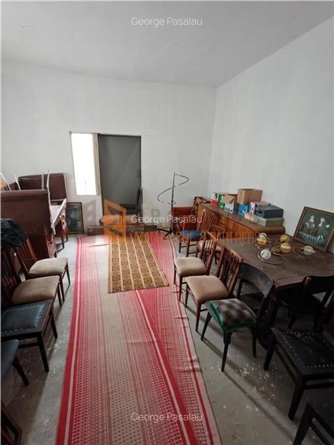 Casa de vanzare si teren 708 mp in zona Micro 5 - 8