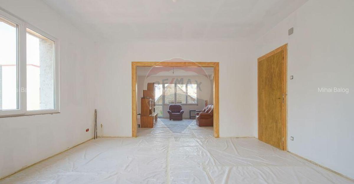Apartament cu 3 camere de vanzare in zona Brasovul Vechi - 1