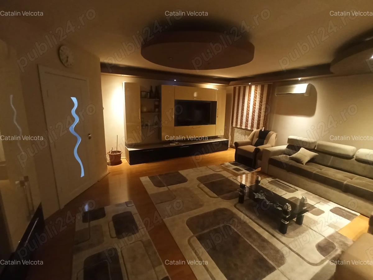 Apartament decomandat de vanzare etaj 1, 3 camere Re?i?a.Calea Timi?oarei. - 1