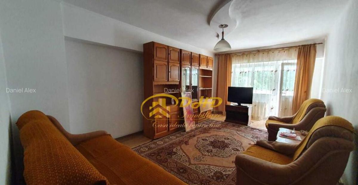 Apartament spatios, 2 camere, Decomandat, CUG - 1