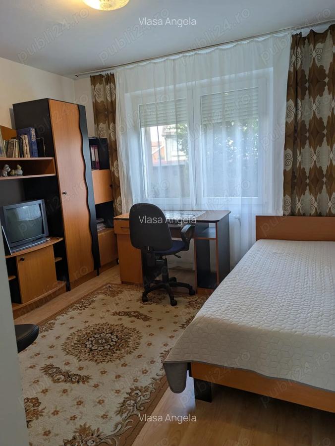 Apartament 3 camere, 2 bai, decomandat, parter UMF 7 Noiembrie - 10