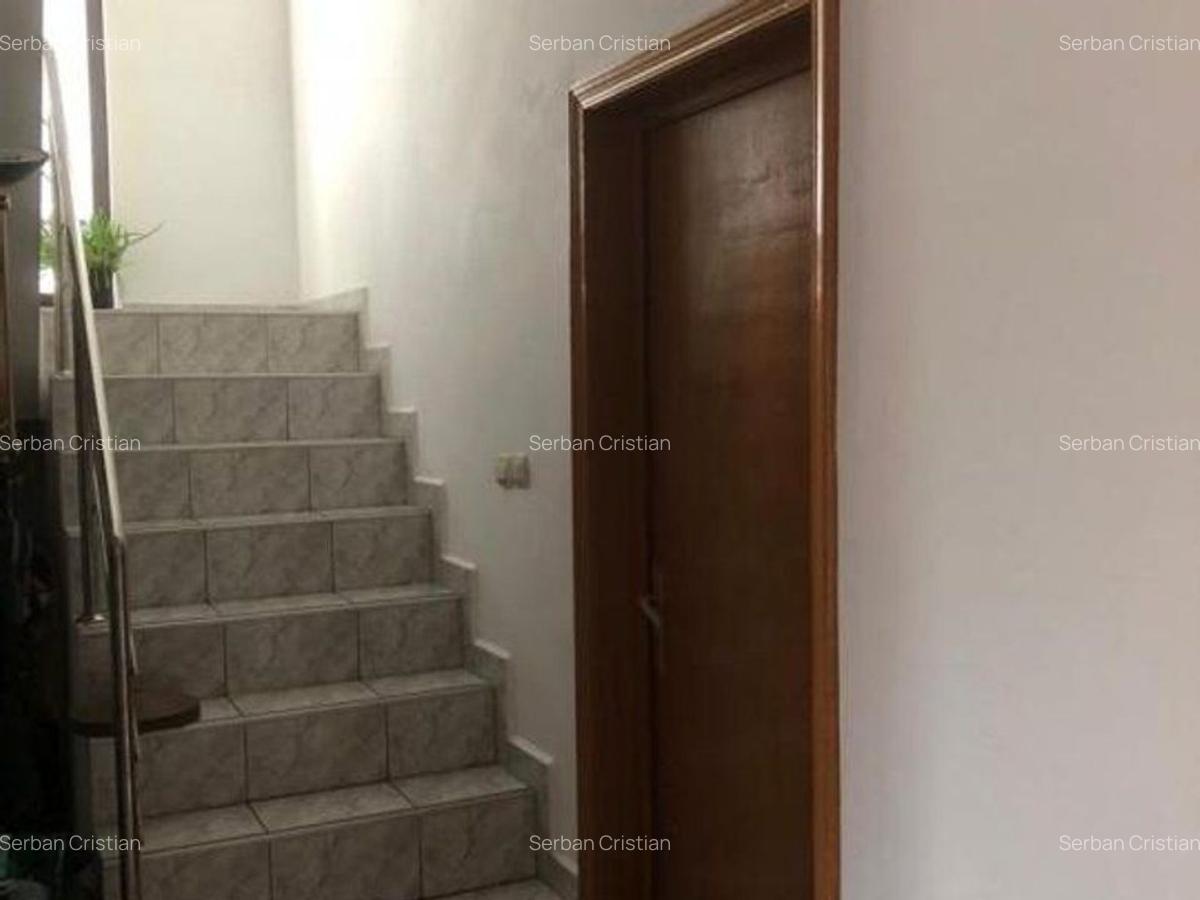 Afumati vila 8 camere , teren 1300 mp , piscina - 10