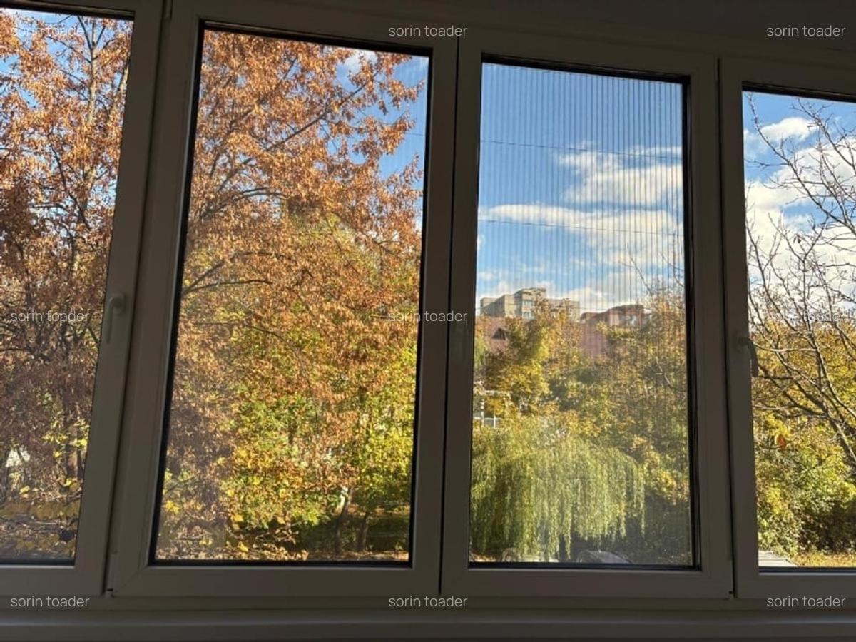 Vand apartament proaspat renovat , finisaje lux - 4