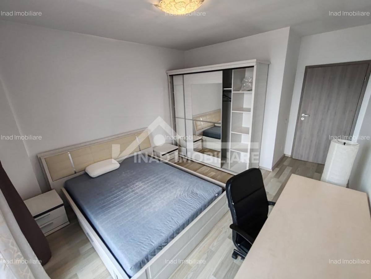 Apartament cu 3 camere, 2, bai, balcon si terasa, Str. Constanta - 1