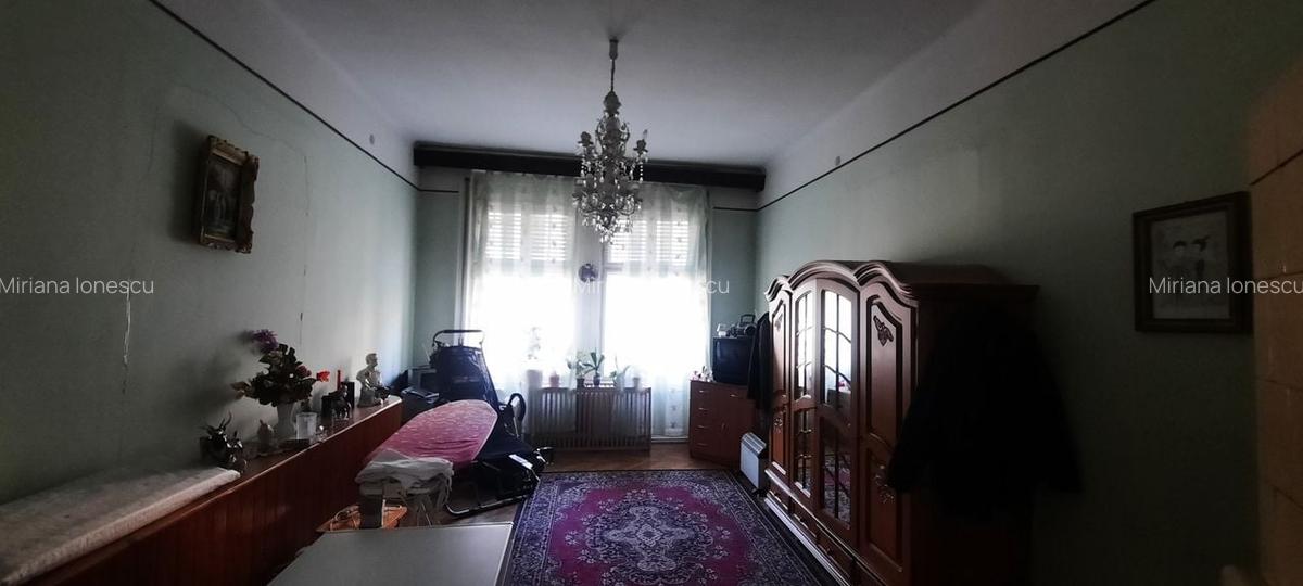 Apartament cu 4 camere semidecomandat în P-ța Victoriei - 4