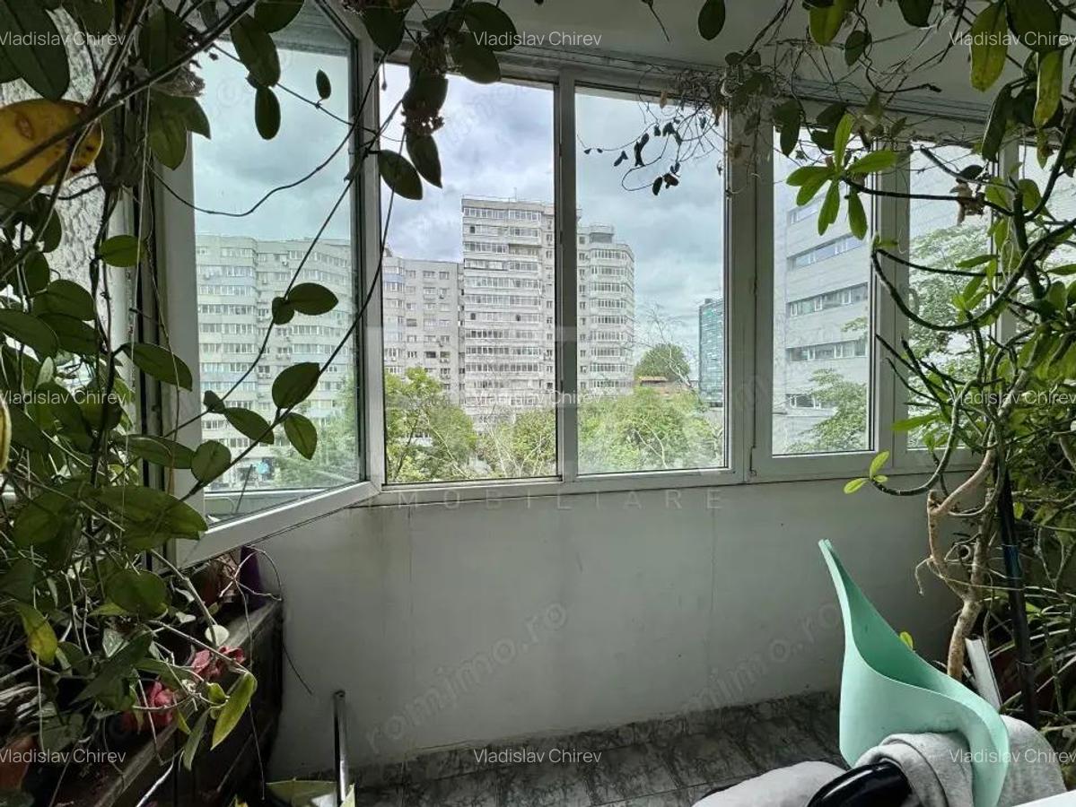 4 camere in bloc solid la 7 minute metrou Piata VIctoriei - 4