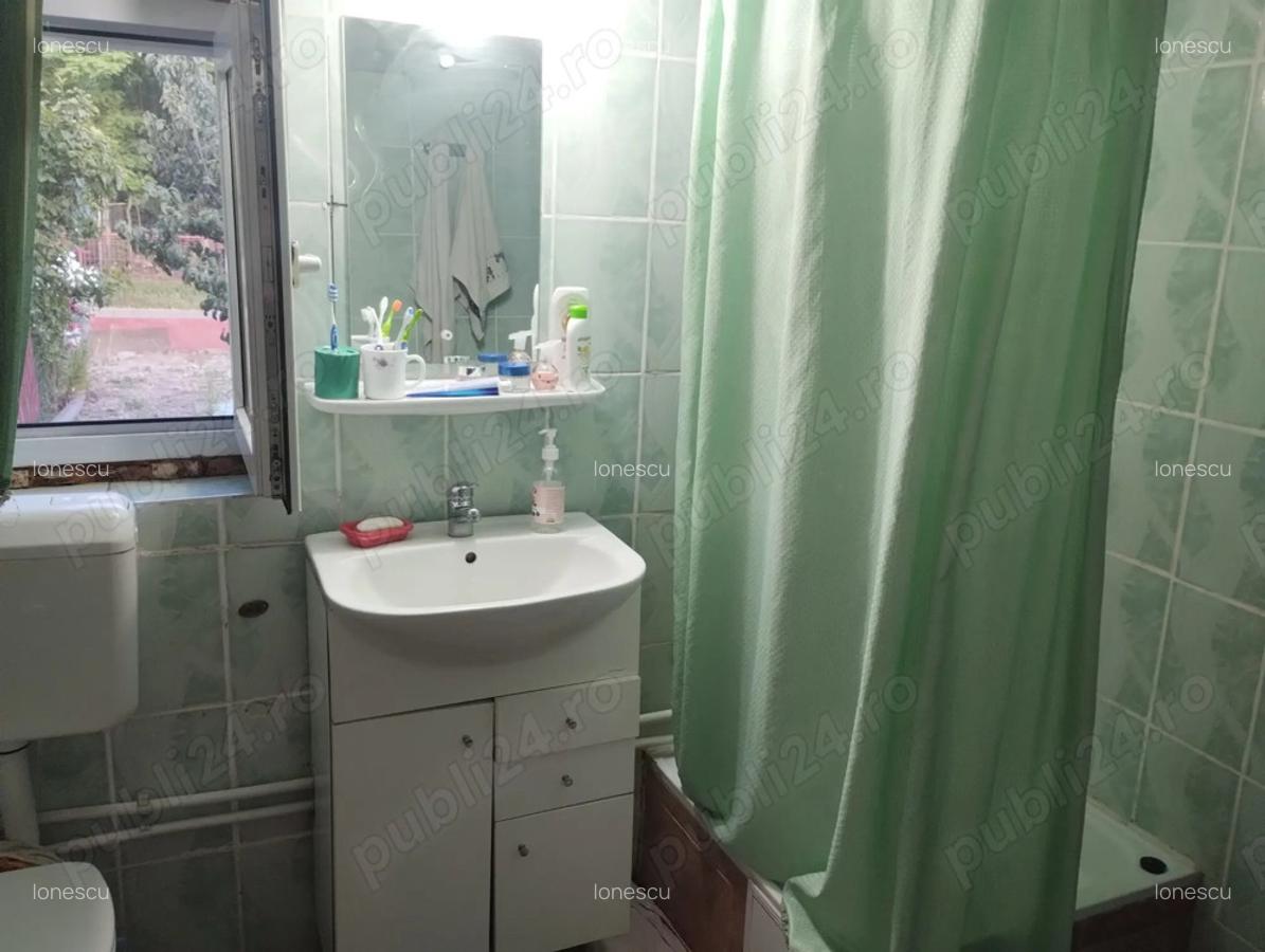 Casa la tara 15 km de Lehliu - 1