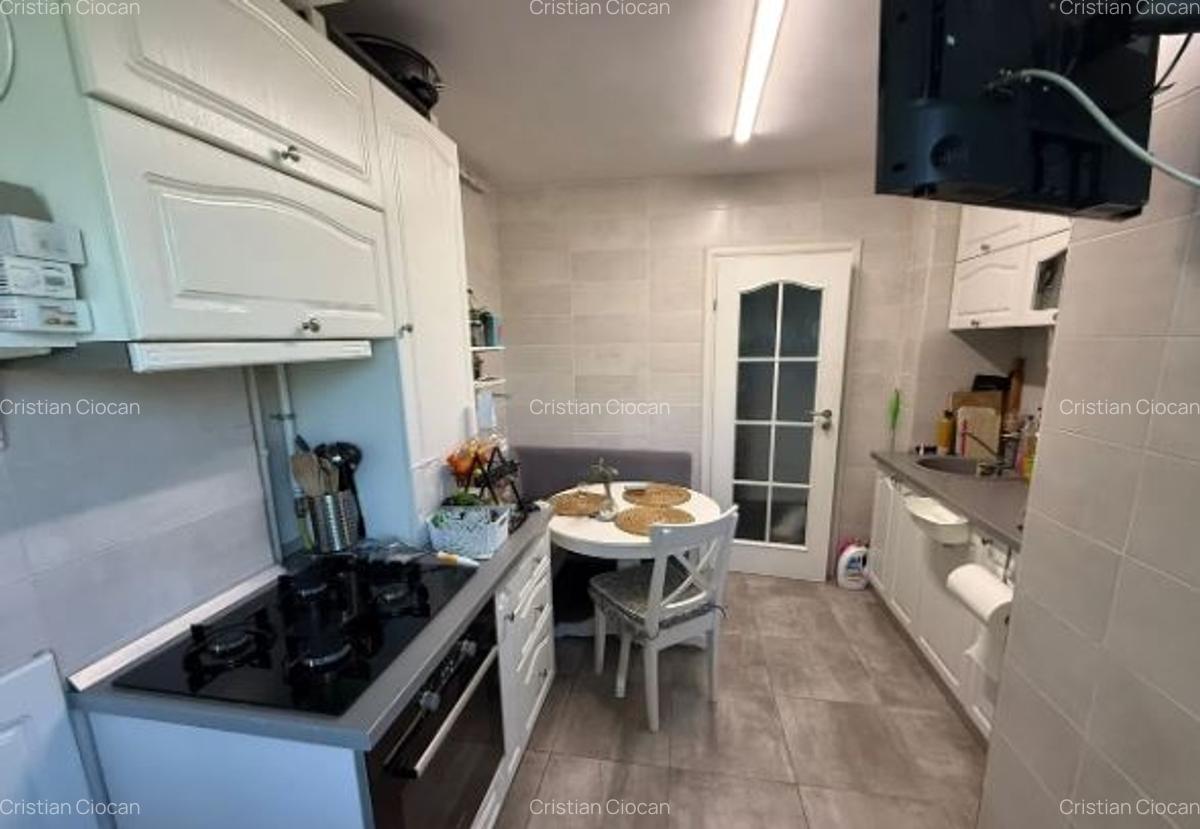 Muncii Metrou, Basarabia, Bl.reabilitat, 4/9, decomandat, centrala proprie, AC. - 8