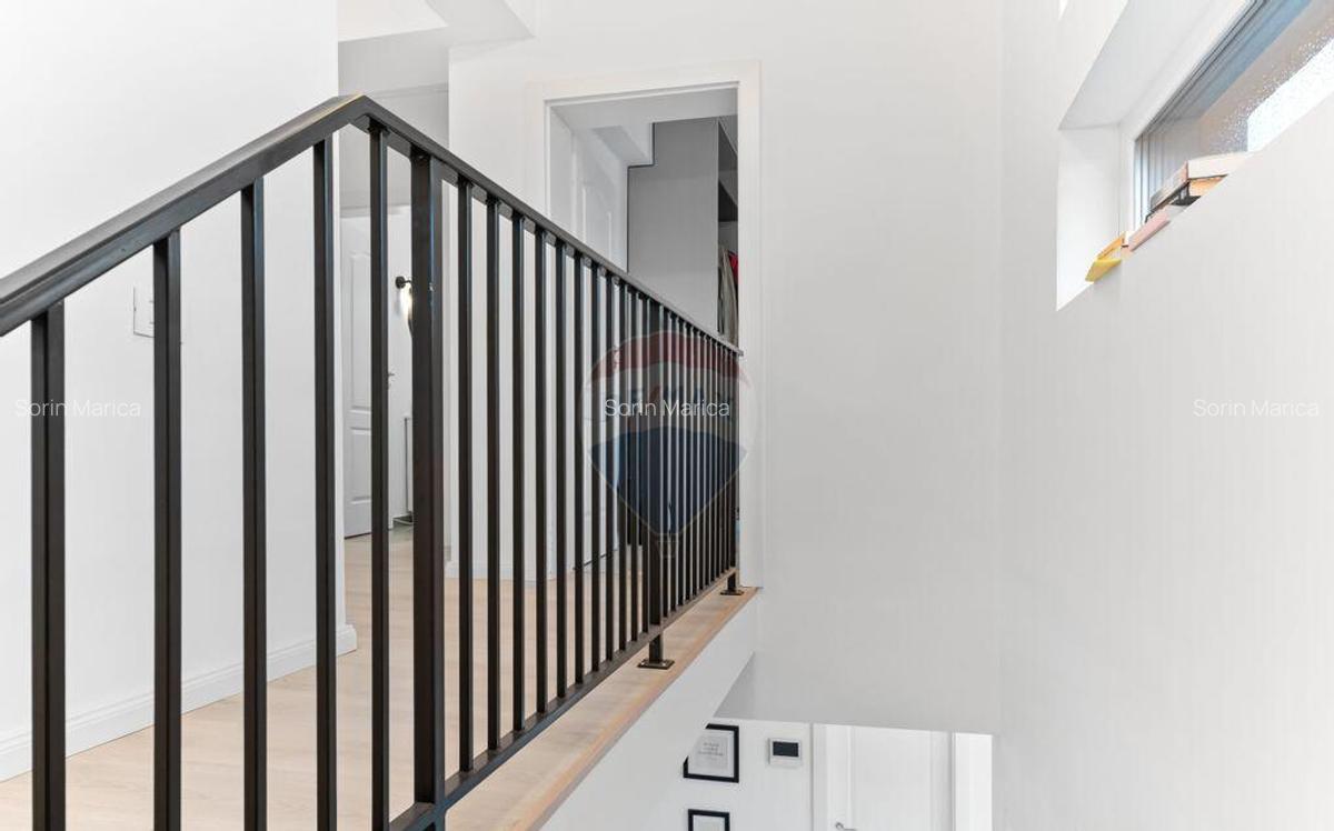 VANZARE Casa / Vila moderna cu 4 camere si curte Dragom... - 16