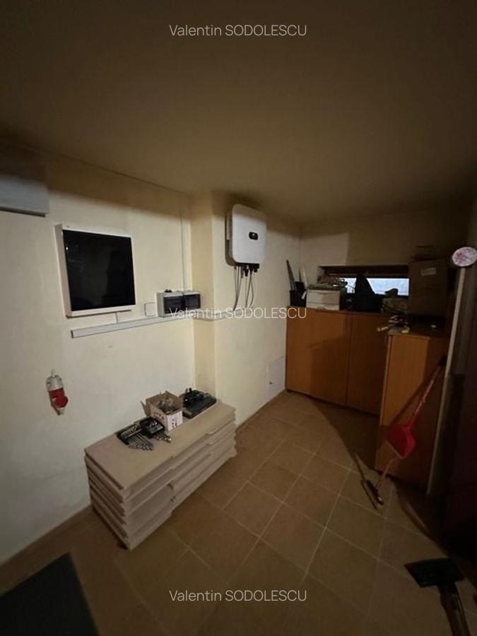 Casă / Vilă cu 6 camere în zona  Calea Aradului - 18