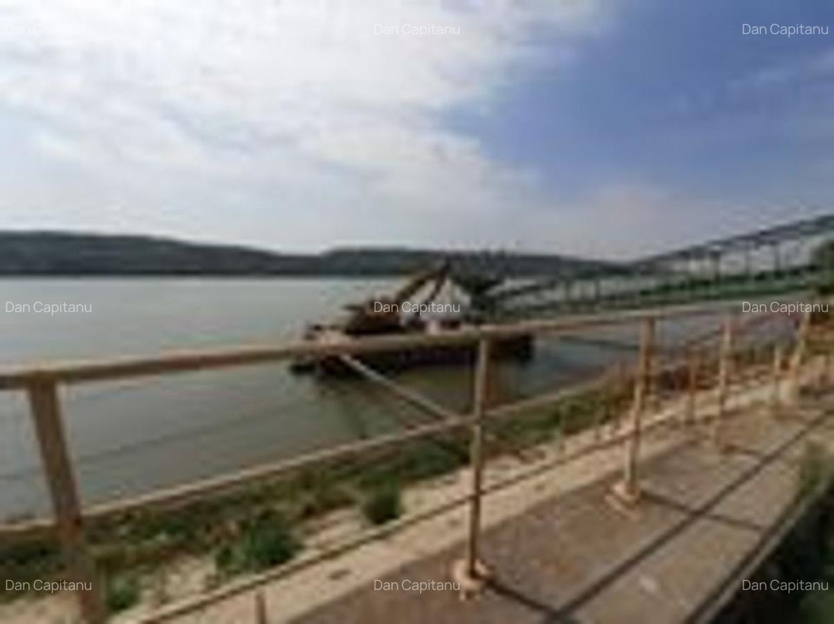 Oltenita - teren pe malul Dunarii cu chei betonat si ponton pt barje - 1 Oltenita - teren pe malul Dunarii cu chei betonat si ponton pt barje - 1