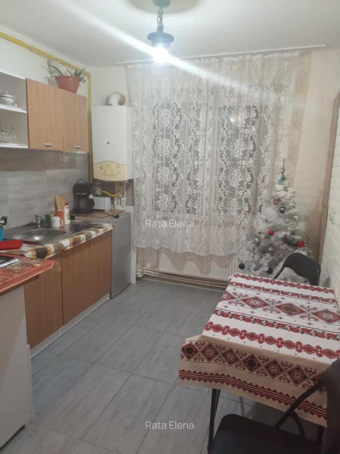 Apartament de vânzare - 3