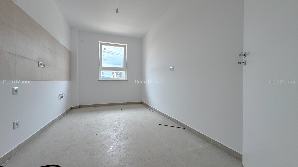 Apartament cu 3 camere decomandat în Tractorul - 5
