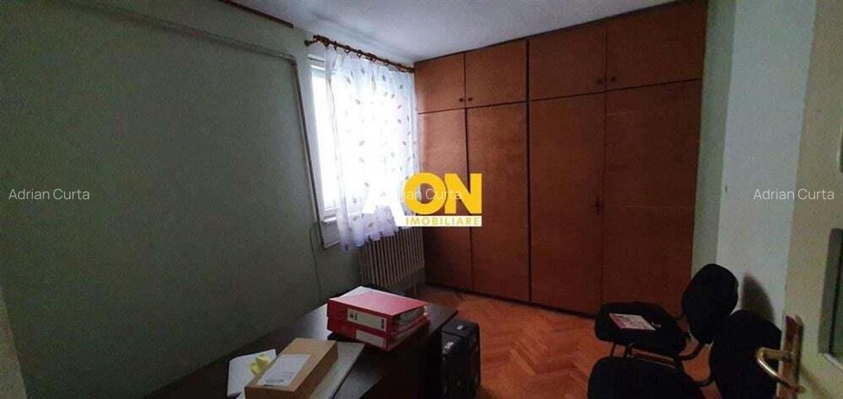 Apartament la casa, 4 camere, pretabil pentru birouri, zona Cetate - 3