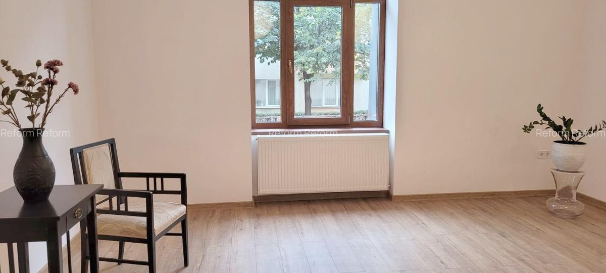 De vânzare apartament 3 camere, renovat, zonă semicentrală - 2
