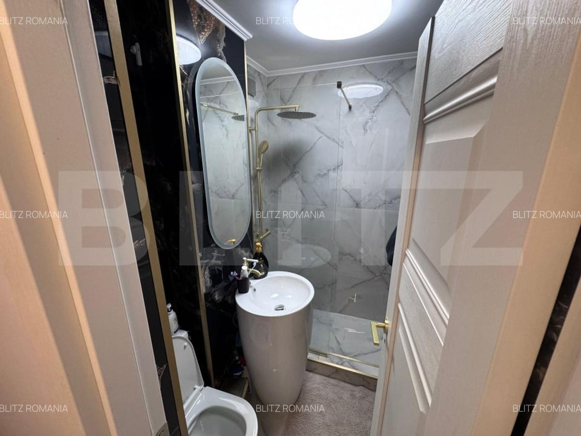 Apartament de vanzare, cu 2 camere, zona Micro 6 - 7